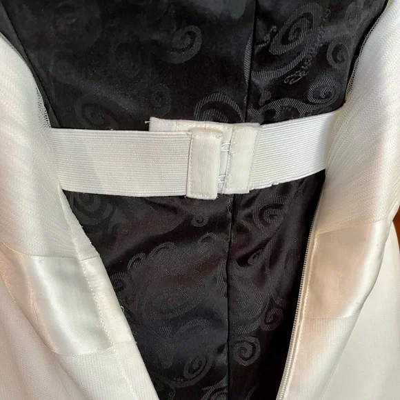White wedding/presentation dress